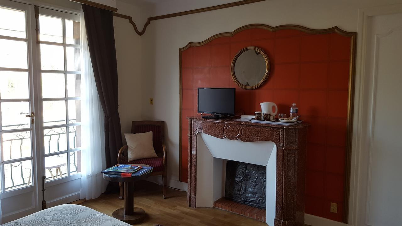 Chambres D'Hotes La Fontaine Espalion Exteriör bild